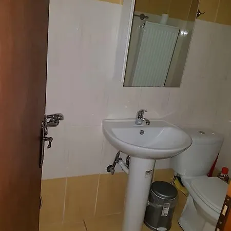 Dionysis Semesterbostad Chorefton